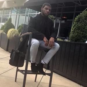 Meet your Posher, Devin